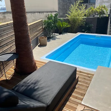 Elia Pool Kawala
