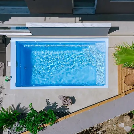 Elia Pool Kawala