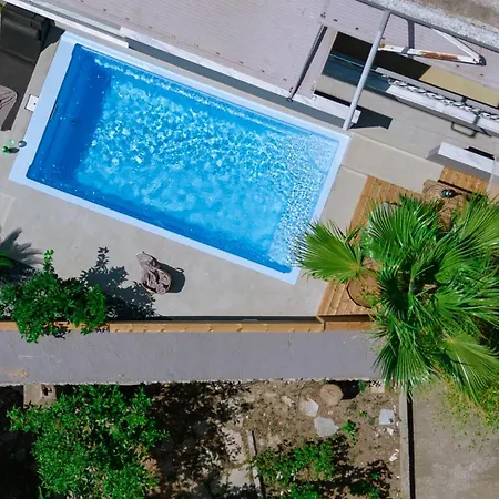 Elia Pool * Kawala